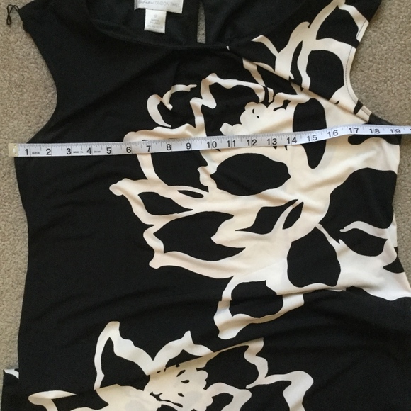 Dress - Picture 5 of 6